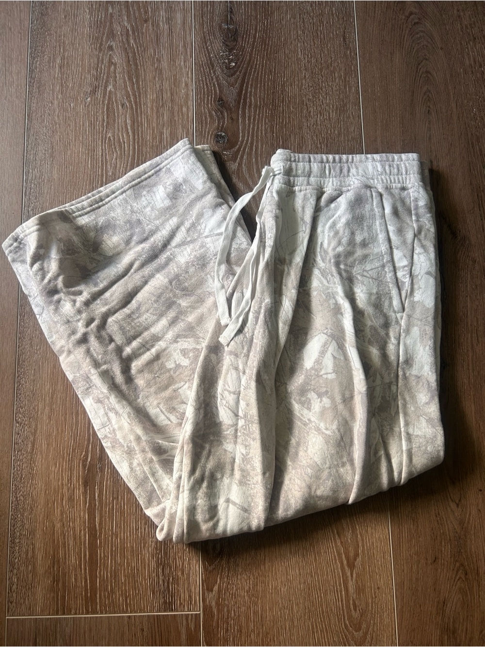 Women's Lightweight Stone Gray Camo Jogger Pants